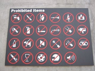 Организаторы ЧМ в ЮАР опубликовали список запрещенных предметов Организаторы ЧМ в ЮАР опубликовали список запрещенных предметов