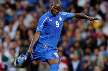 ТОП-10. Футболисты, способные стать лидерами сборных на Евро-2012 ТОП-10. Футболисты, способные стать лидерами сборных на Евро-2012