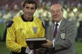 ТОП-10. Футболисты, выступавшие за сборные после 40 лет ТОП-10. Футболисты, выступавшие за сборные после 40 лет