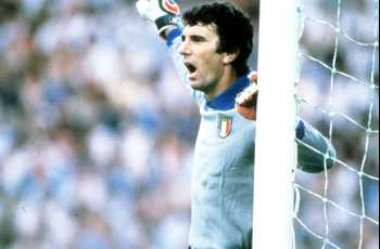 ТОП-10. Футболисты, выступавшие за сборные после 40 лет ТОП-10. Футболисты, выступавшие за сборные после 40 лет