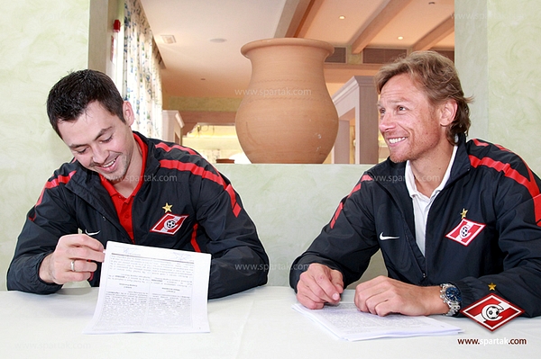 Динияр Билялетдинов стал игроком московского "Спартака" (фото) Динияр Билялетдинов стал игроком московского "Спартака" (фото)