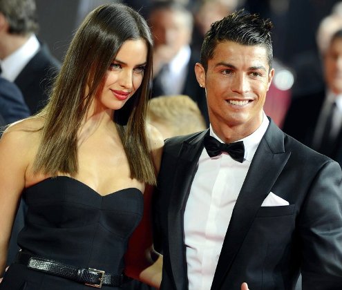 "Красота и Футбол": Ирина Шейк - подруга Криштиану Роналду (видео) "Красота и Футбол": Ирина Шейк - подруга Криштиану Роналду (видео)