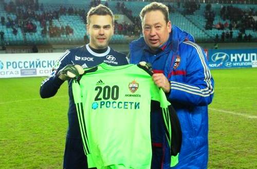 "200 сухарей": Игорь Акинфеев - на четвертом месте в "клубе Льва Яшина" "200 сухарей": Игорь Акинфеев - на четвертом месте в "клубе Льва Яшина"