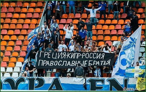 Всё смешалось: быки, кролики, доги, люди... Всё смешалось: быки, кролики, доги, люди...