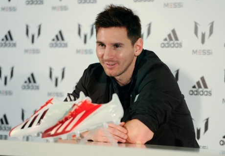 "Адидас" поспособствует переходу Лионеля Месси в "Челси"? "Адидас" поспособствует переходу Лионеля Месси в "Челси"?