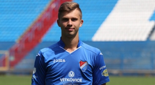 Артем Мещанинов подписал контракт с чешским клубом