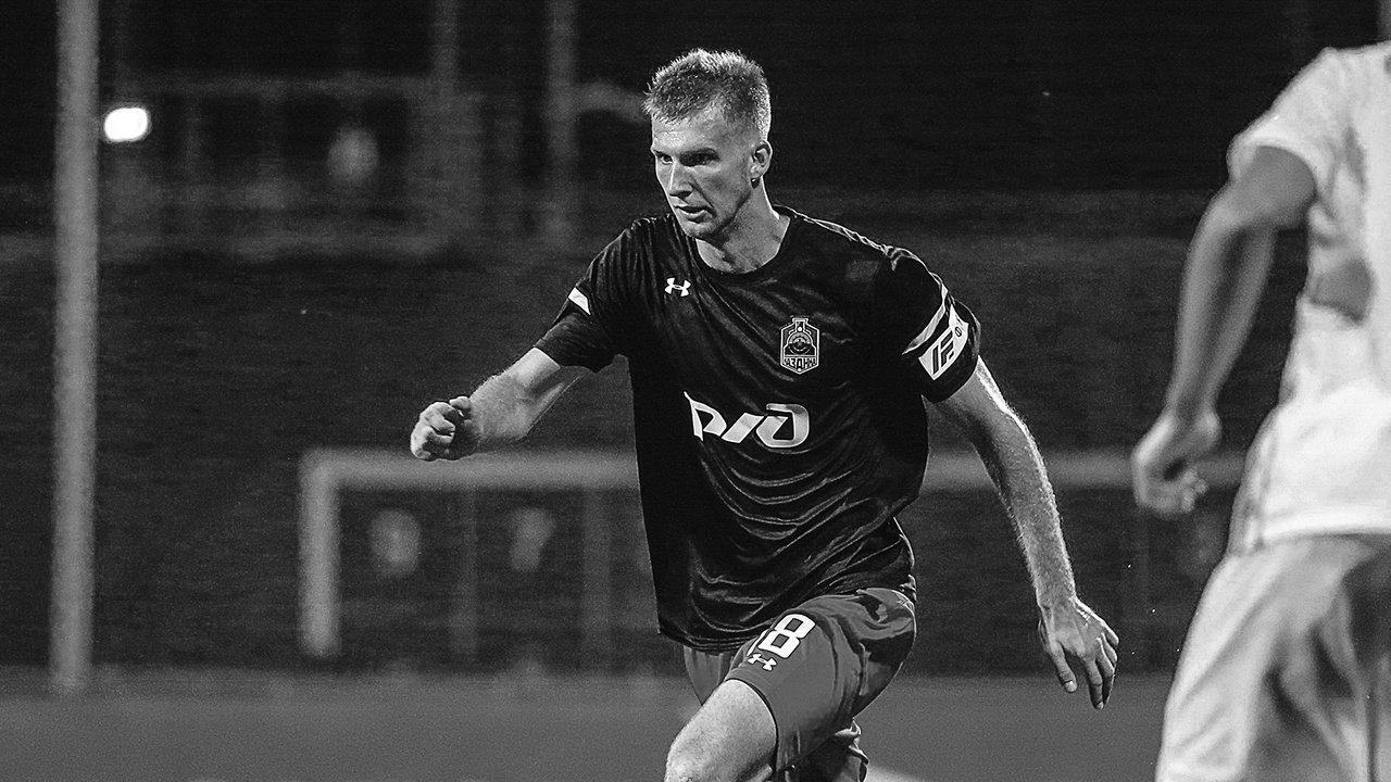 "Писал расписку, что будет играть на свой страх и риск". Кошмар: умер 22-летний игрок фарм-клуба "Локомотива"