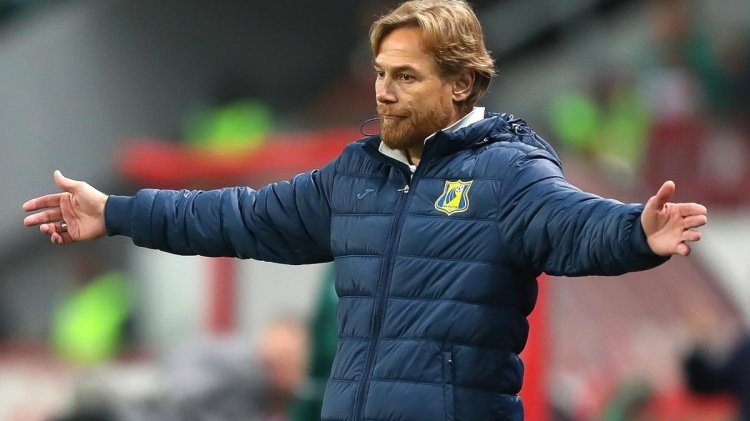 В РПЛ будто уже запретили госфинансирование. Лига стала третьесортной, без разницы, кто попадет в еврокубки