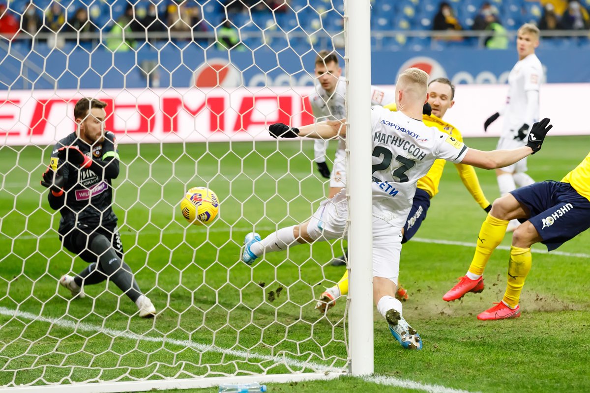 Мощь хавбеков «Зенита», Чалов против желтых, гений Нобоа и чудо Кухарчука. Сборная лучших игроков 19 тура РПЛ