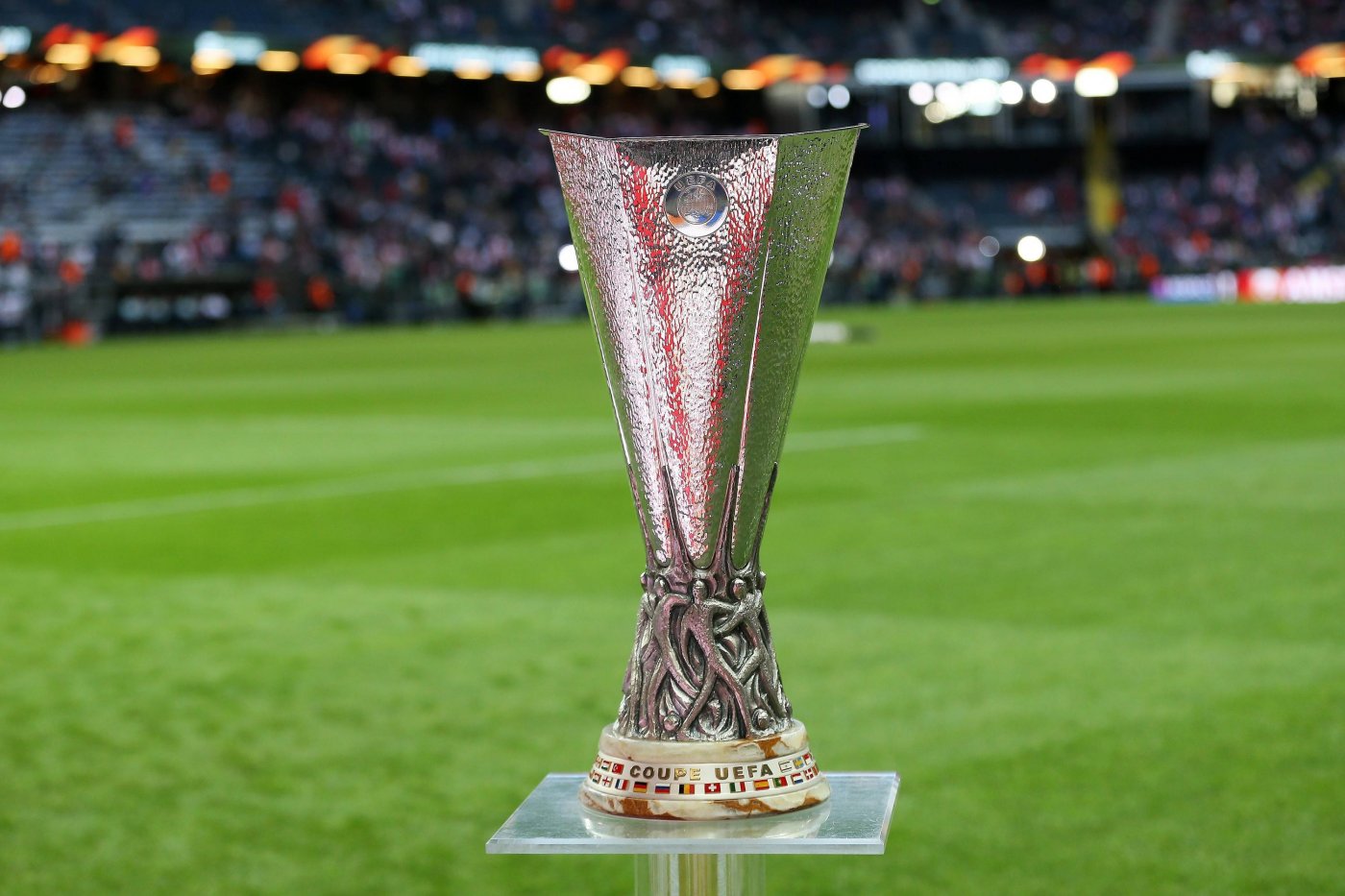 Кубок лиги. Кубок UEFA. Лига Европы УЕФА. Футбольные кубки Европы. Kubok лига Европы.