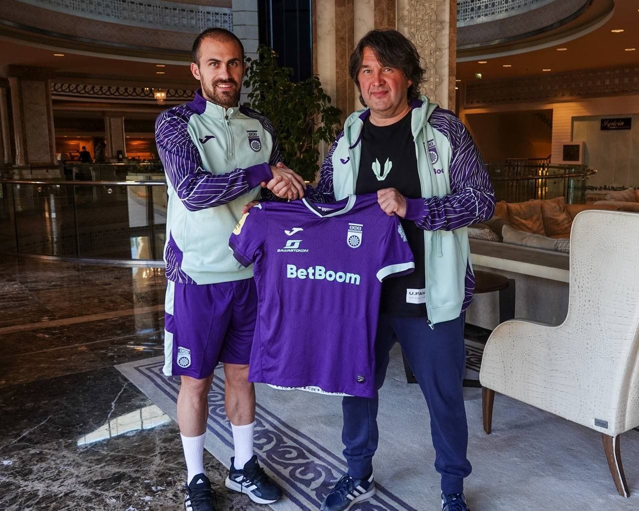 "Зенит" сохранит Алипа, Зе Луиша предложили в АПЛ, в "Уфу" перешел экс-игрок "Порту". Трансферы и слухи дня