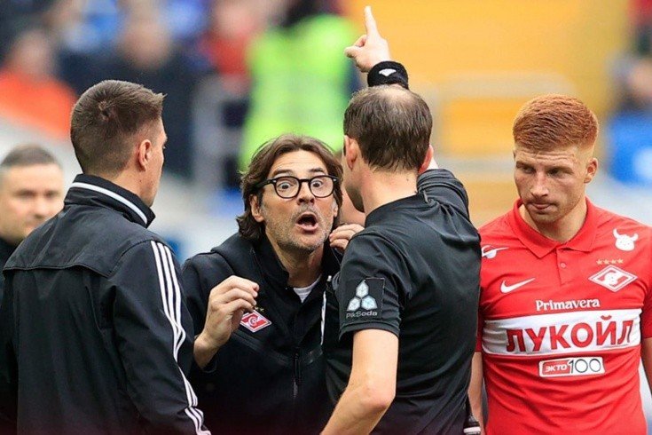 Швыряние бутылок, метания с составом, десятое место и выигранный Кубок. Что запомнят о Ваноли болельщики «Спартака»?