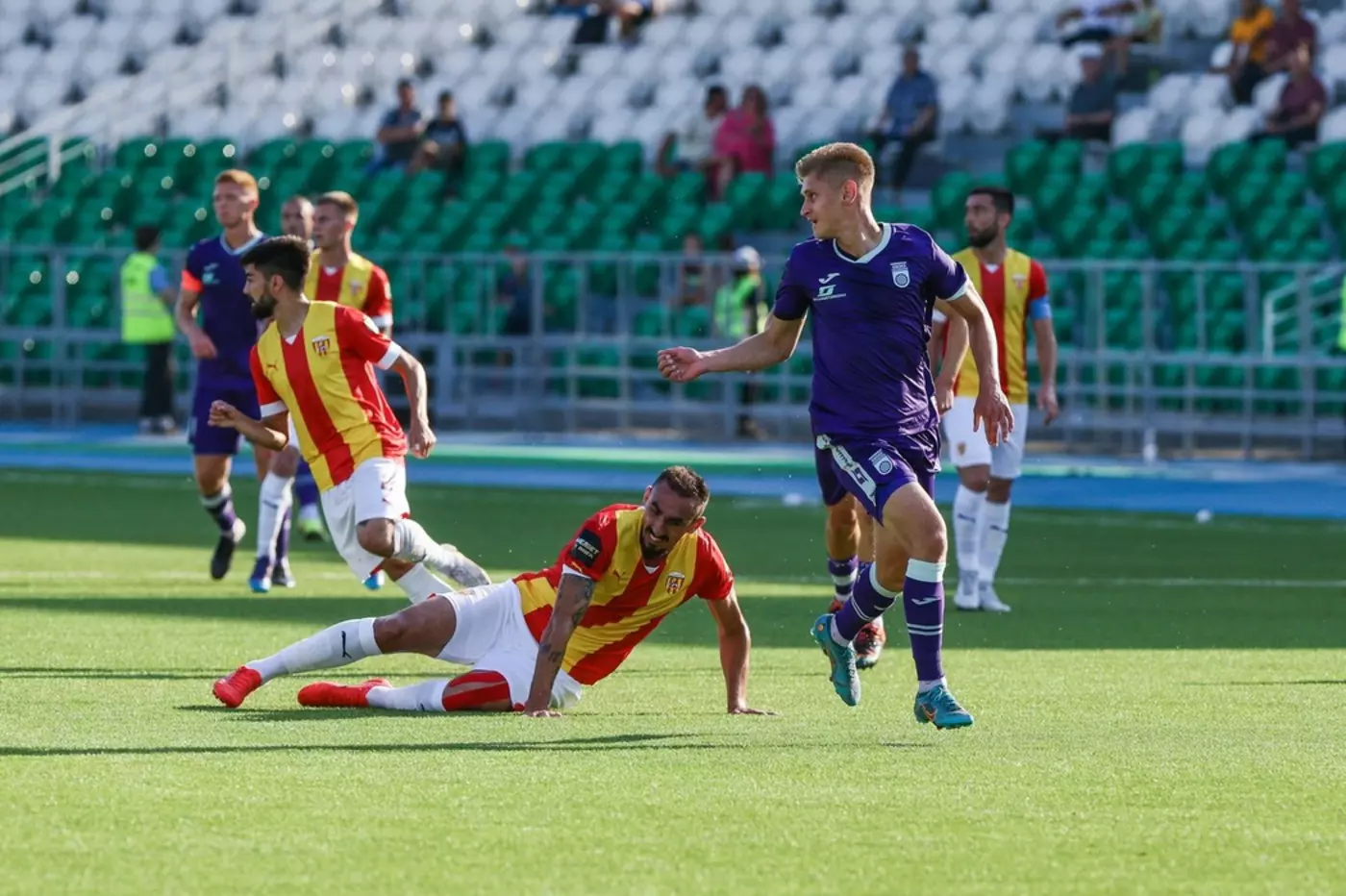 Рубин алания. Футбольный матч. Футбол россии. Химки ахмат. Пари нн форма вратарей 2023/2024.