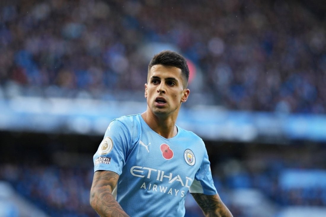The Athletic: "Бавария" арендует у "Манчестер Сити" Жоау Канселу