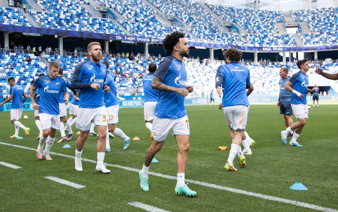 Дубль Кассьерры, судейские вопросы и первая победа чемпиона. «Зенит» обыграл «Пари НН»