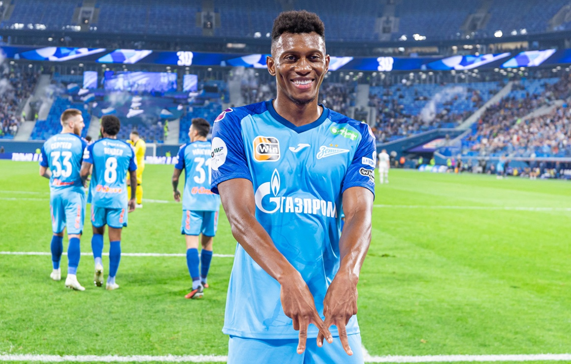 Гегемония «Зенита» подходит к концу? Непонятная селекция и новая схема с тремя защитниками не позволяют клубу удерживаться на троне