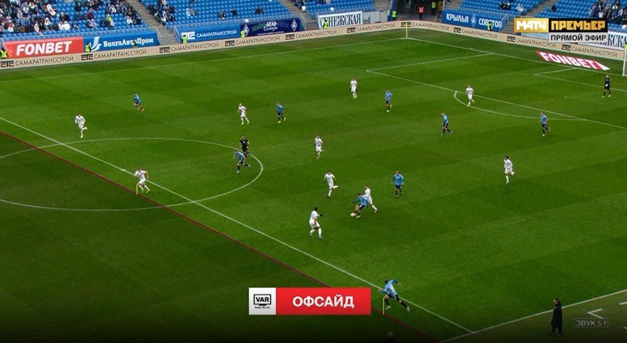 "Крылья" вырвали победу, хотя судьи решили все спорные эпизоды в пользу "Ахмата"