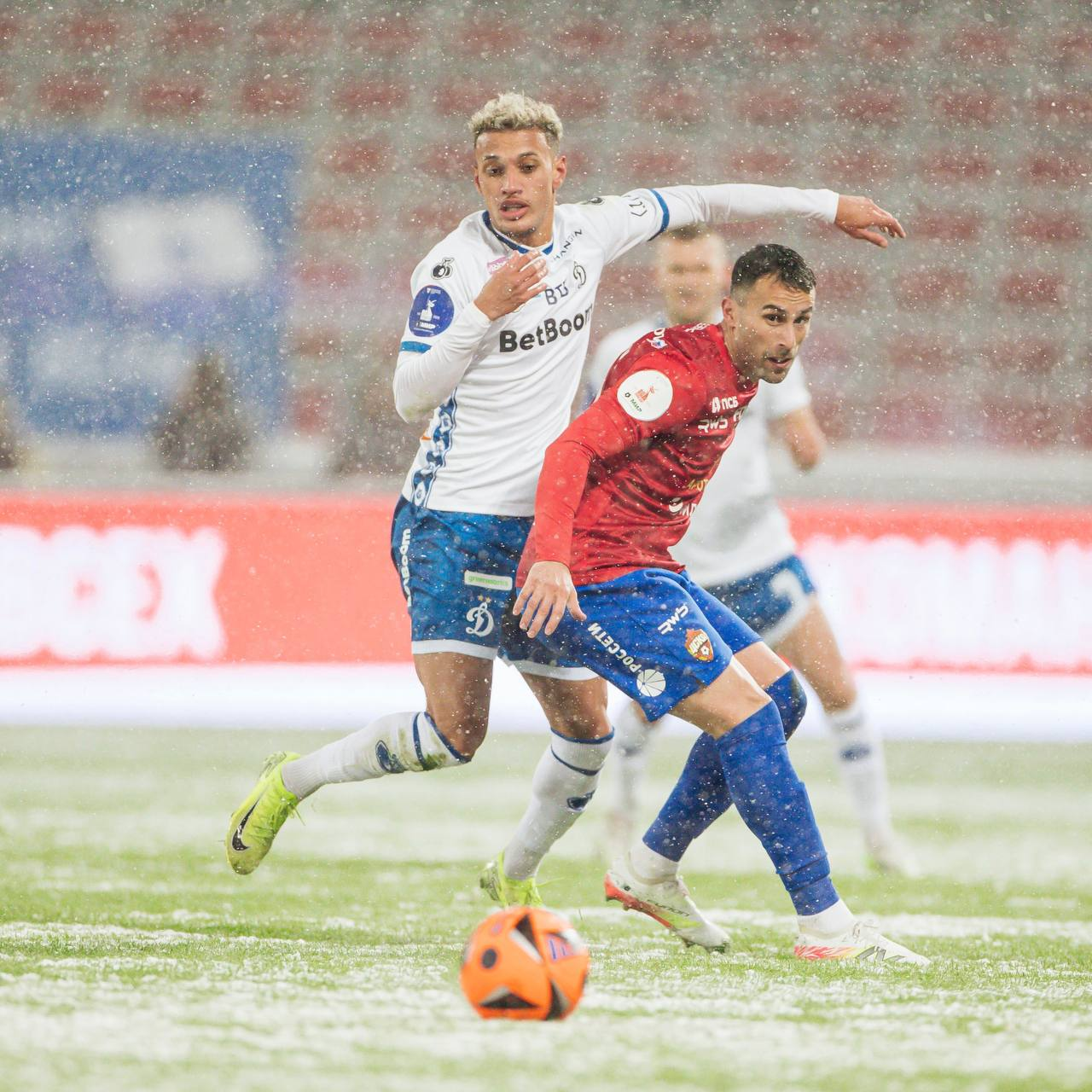 В тени Овечкина. В «Динамо» после дерби с ЦСКА могут радоваться лишь за своего хоккейного воспитанника