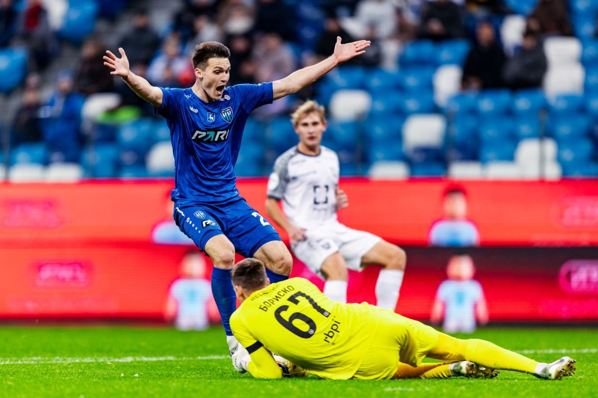 "�����" �������� �� ����������� � "�����������", � "�������" ��������� �������� � ������ "������". ������ 24 ���� ���